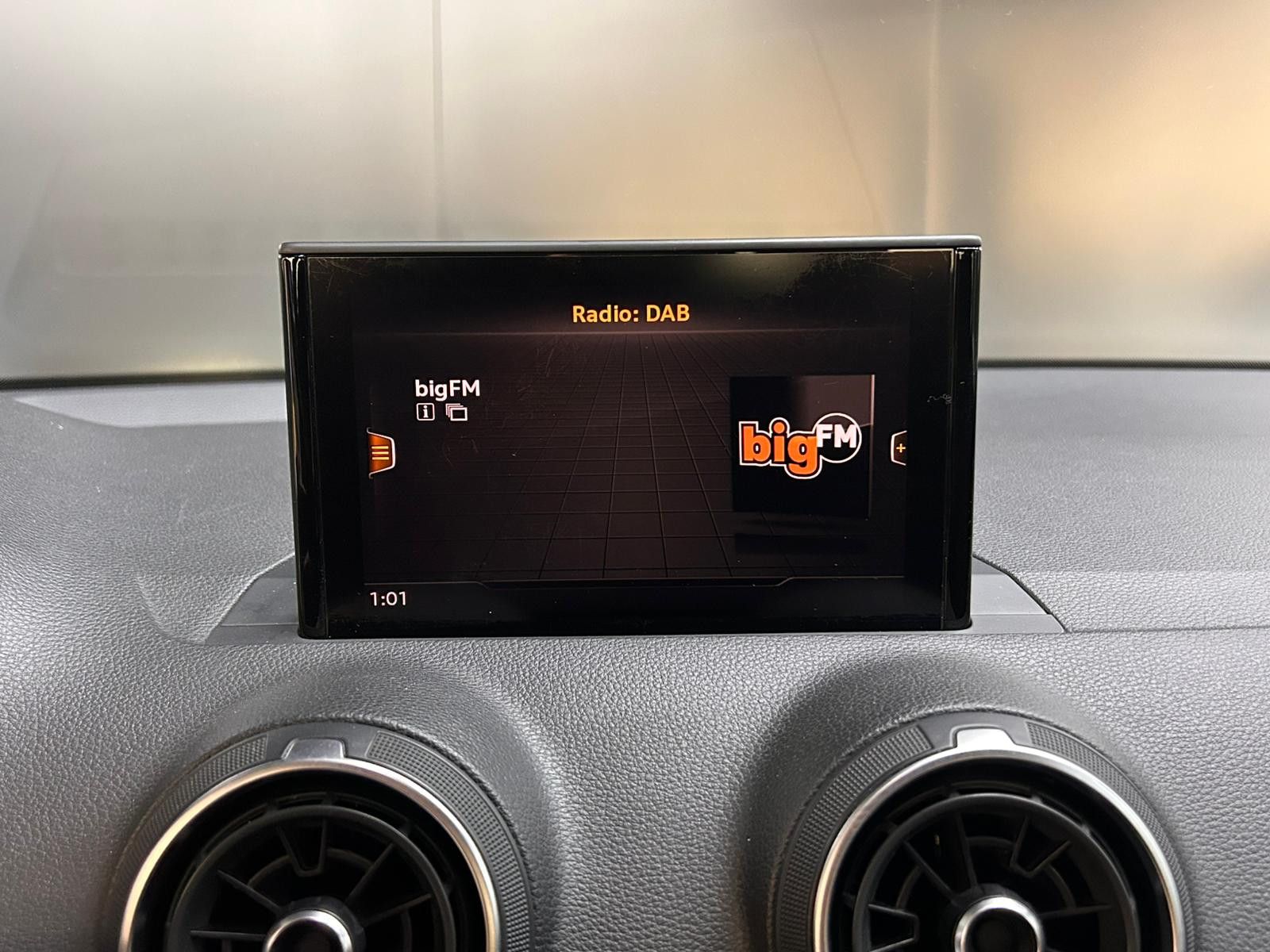 Fahrzeugabbildung Audi Q2 35d Quatt S-Tr. LED+KLIMAUT+HIFI+APS+DAB+ACC+