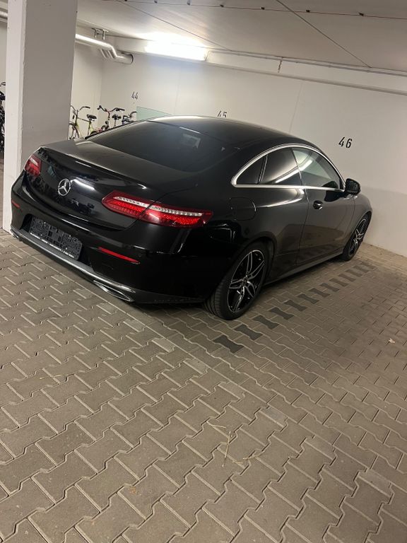 Image of Mercedes-Benz E 220
