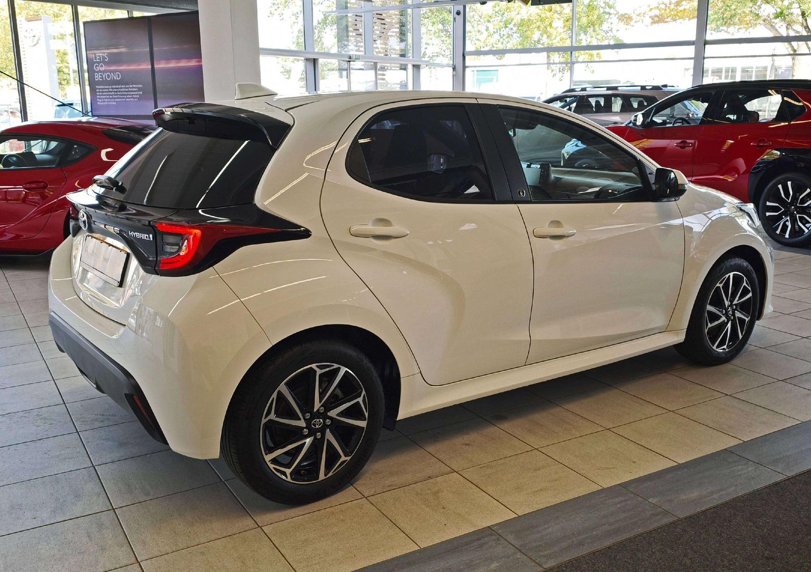 Toyota Yaris Yaris Hybrid 5-Türer Hybrid 1.5 VVT-i Team imagem 3