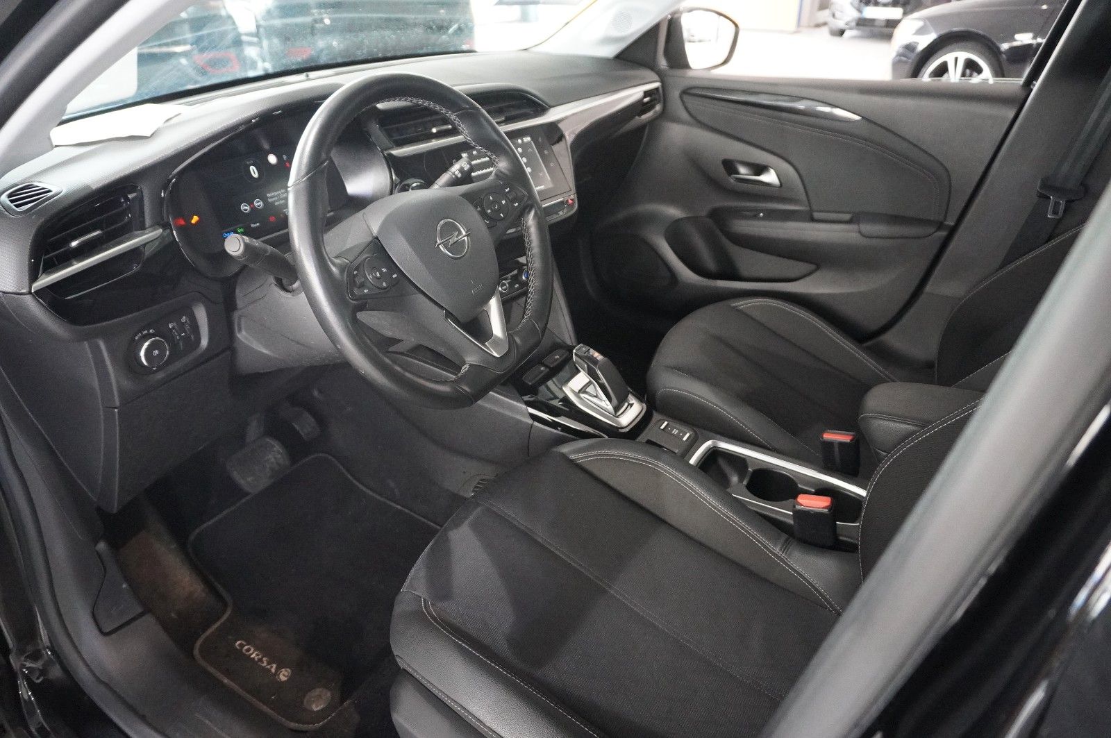 Fahrzeugabbildung Opel Corsa-e  ELEGANCE SHZ|16"ALU|PDC|SHZ|KAMERA