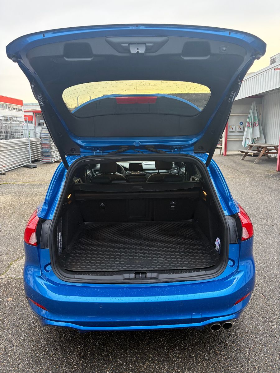 Fahrzeugabbildung Ford Focus 1,5 EcoBlue 88kW ST-Line X Turnier