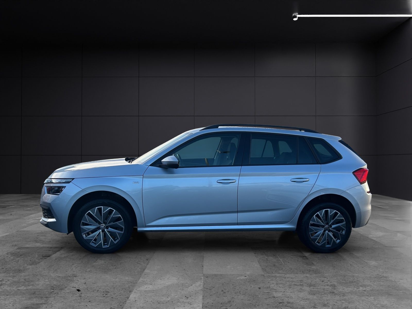 Fahrzeugabbildung SKODA Kamiq TSI Tour DSG LED Navi AID ACC RFK SH