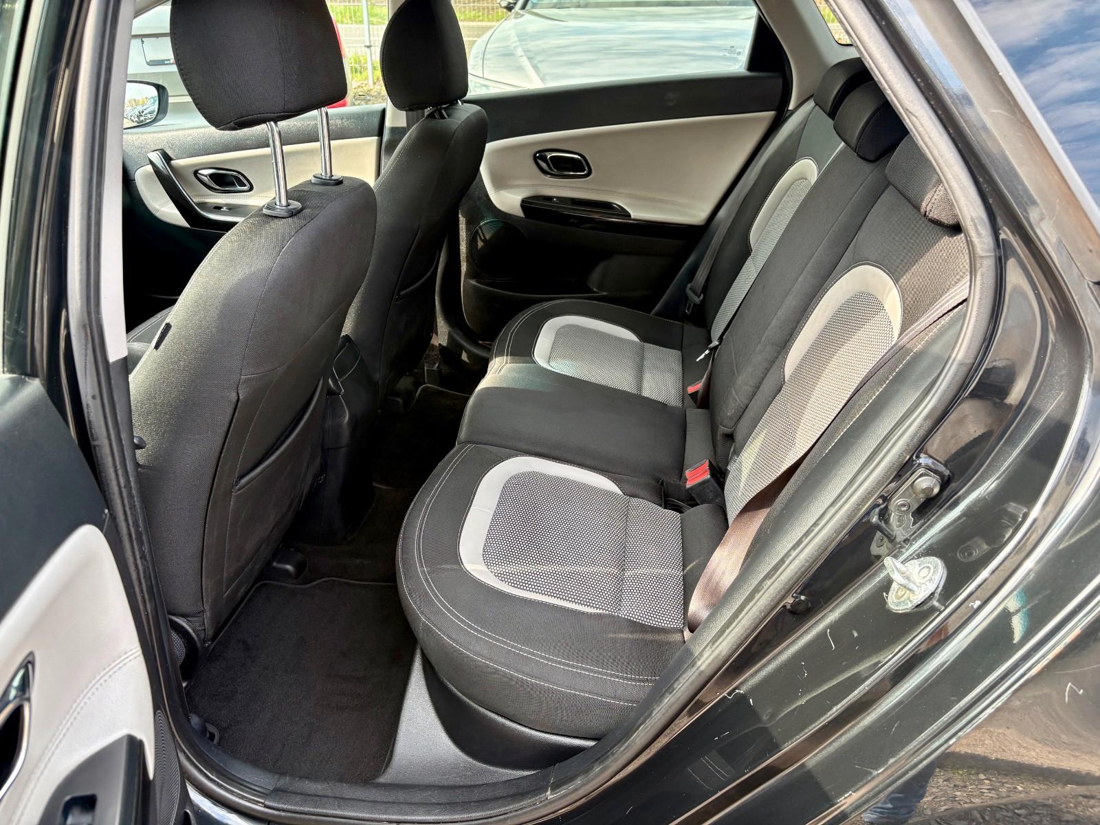 Kia cee'd Sportswagon 1.6 CRDi Navi AHK Kamera 2.HD