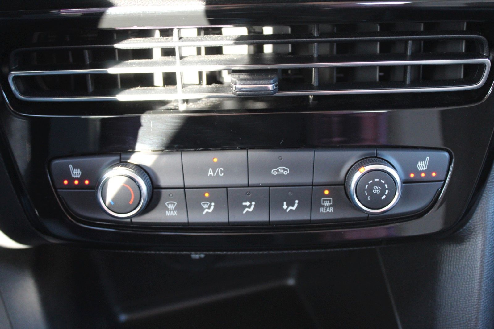 Fahrzeugabbildung Opel Mokka Elegance Navi*Sitzh.*Nebel