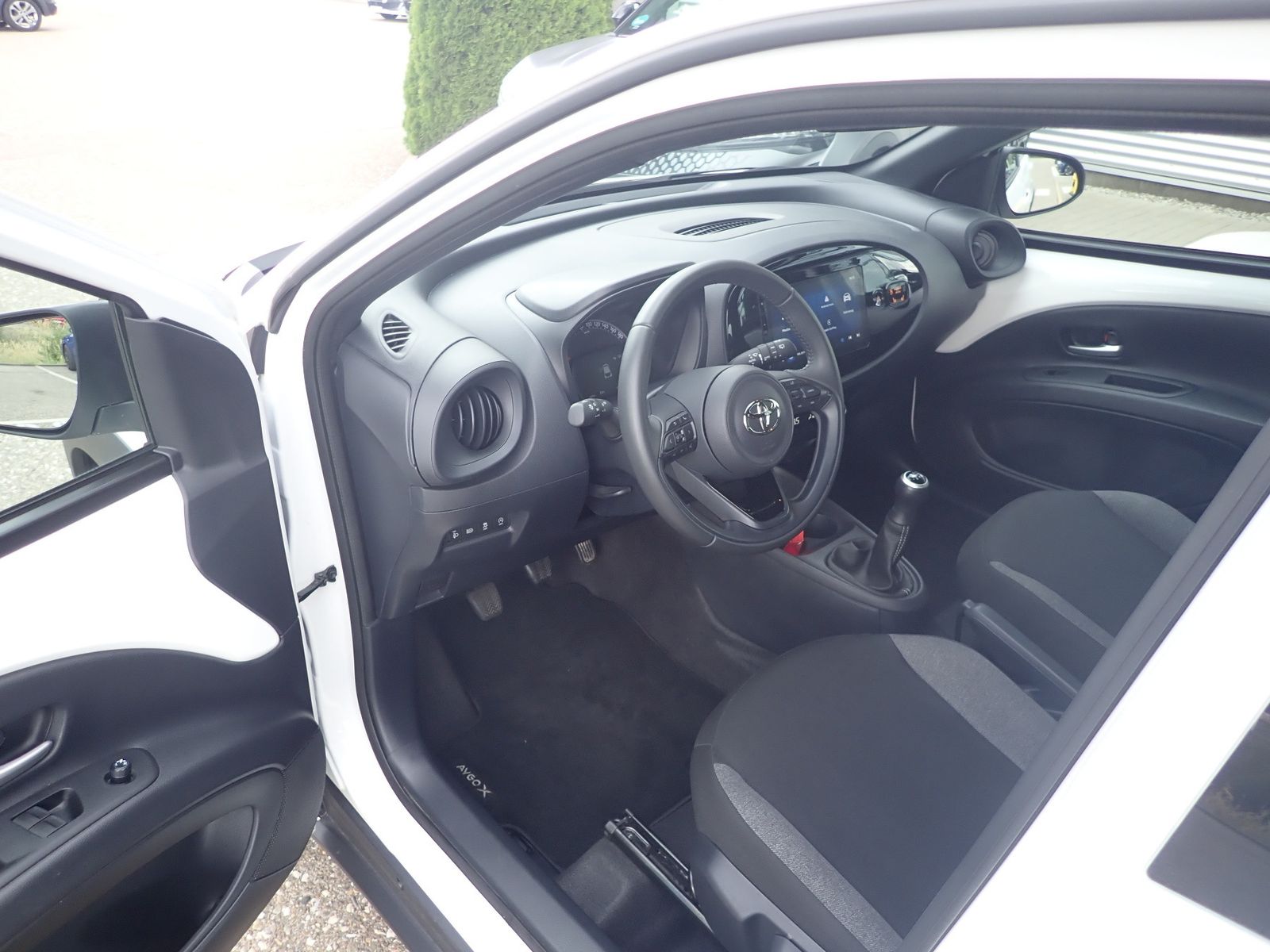 Fahrzeugabbildung Toyota Aygo X Play 1.0 5tg.