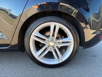 Volkswagen Touran - 11