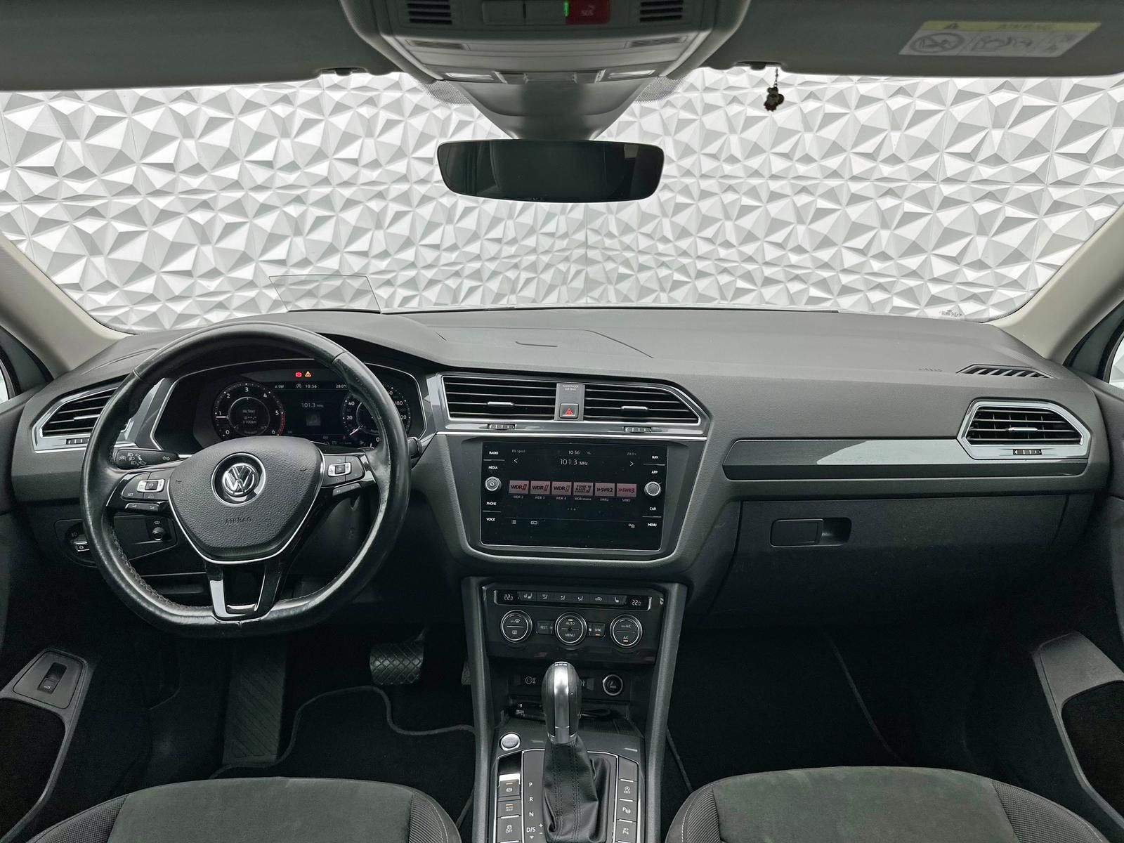 Fahrzeugabbildung Volkswagen TIGUAN 2.0 TDI ALLSPACE/4MOTION/7-SITZE/AHK/360°