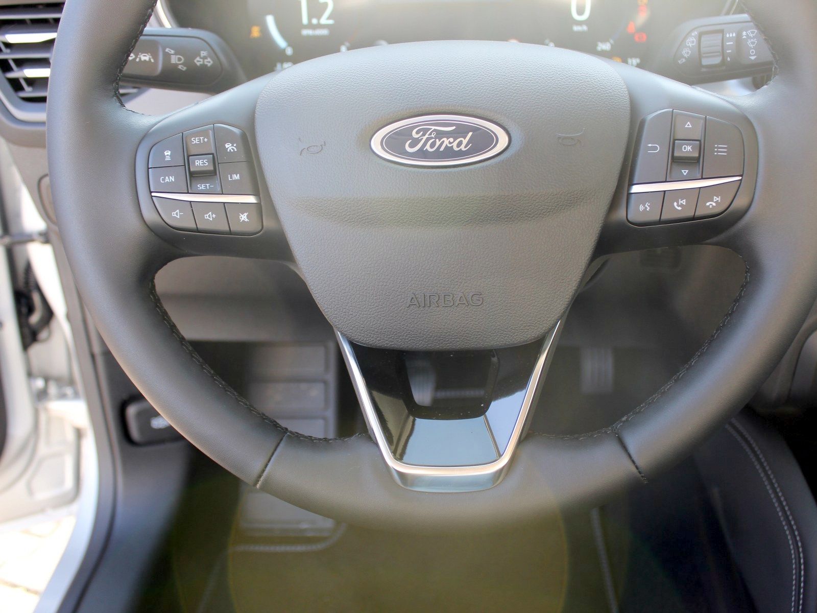 Fahrzeugabbildung Ford Focus Titanium X 1,0 EcoBoost MildHybrid
