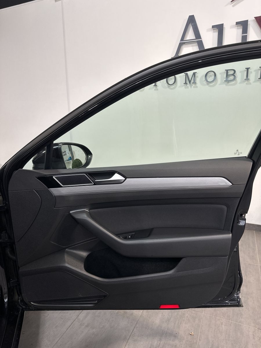 Fahrzeugabbildung Volkswagen Passat Variant GTE NAV+MATRIX+ACC+PANO+AHK+17ZO