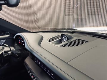 Porsche 992 - 9