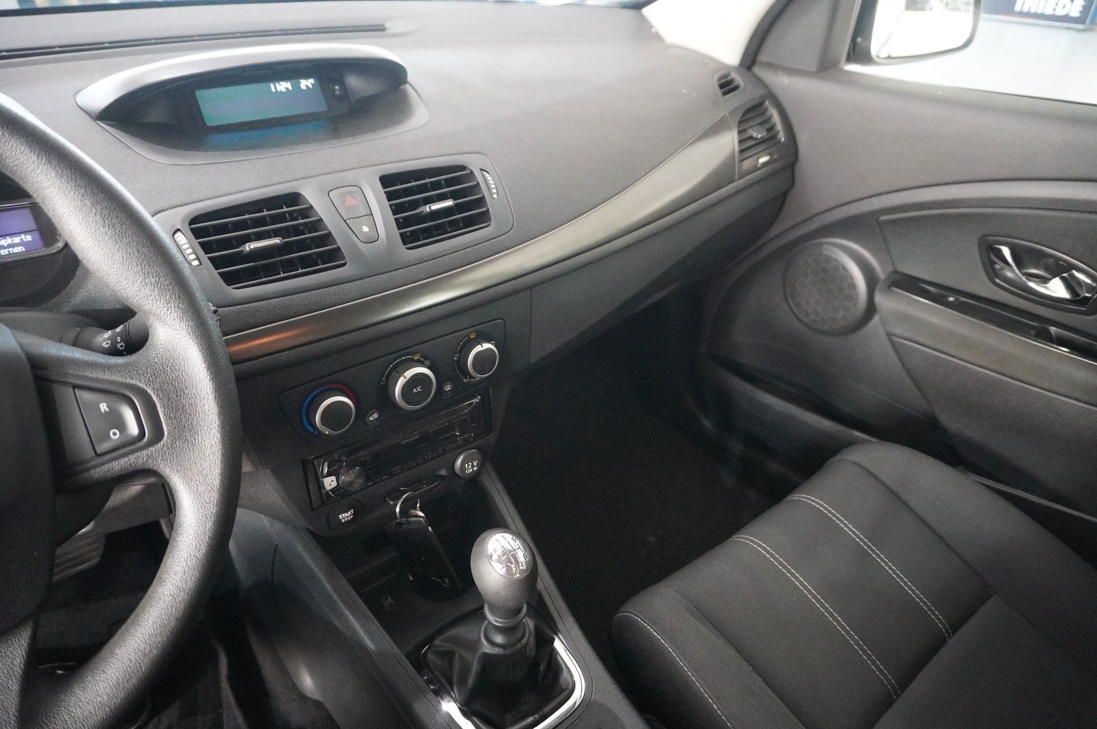Fahrzeugabbildung Renault Megane Grandtour 1.6 AUTHEN. KLIMA/PDC/NEBEL/AHK