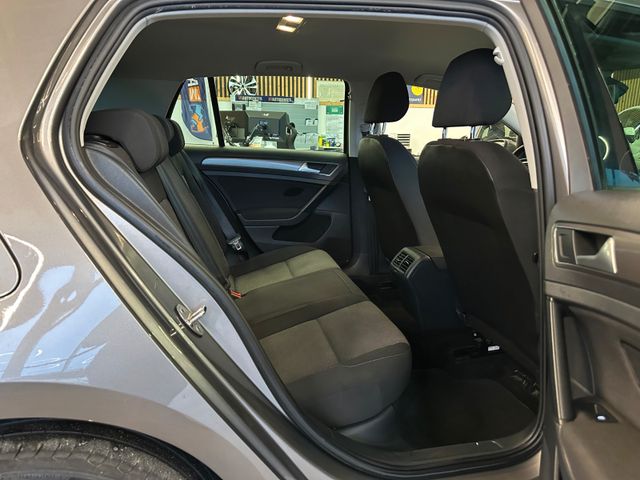 Volkswagen Golf VII Lim. Sound Start-Stopp *Navi*Kamera*