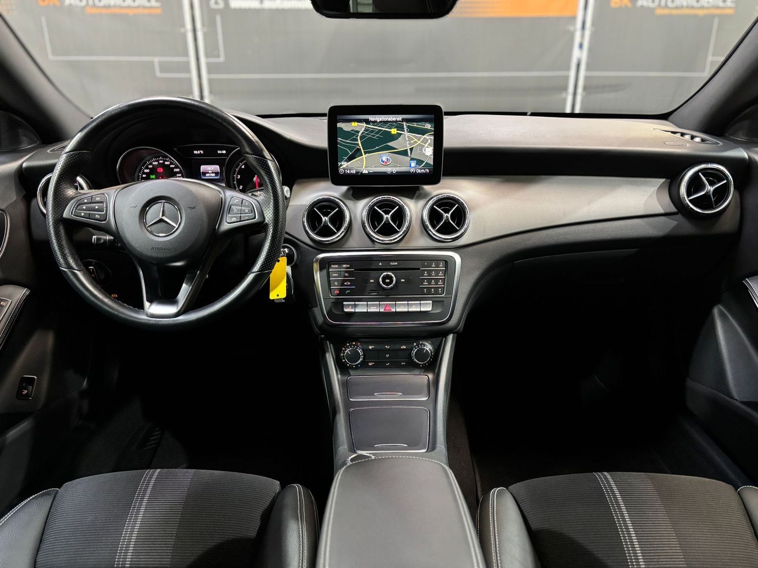 Fahrzeugabbildung Mercedes-Benz CLA 180 Urban Night Sport#LED#Kamera#Navi