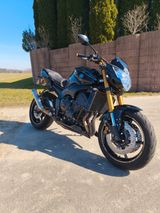 Yamaha FZ8 Rn25 - YAMAHA R8