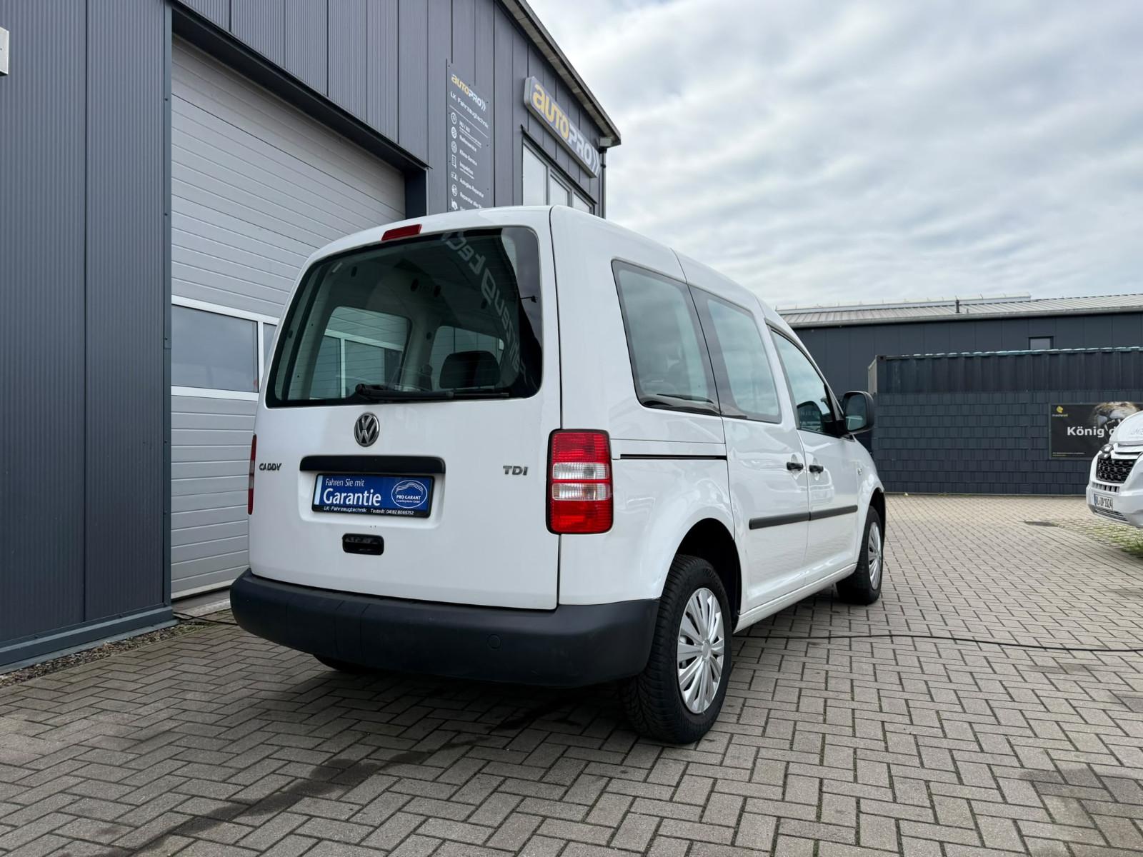 Volkswagen Caddy 2013 — салон