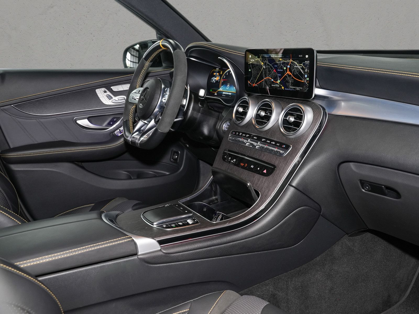 Fahrzeugabbildung Mercedes-Benz GLC 63 AMG S - Keramik|Magno|Perf.AGA|Aero|Pano