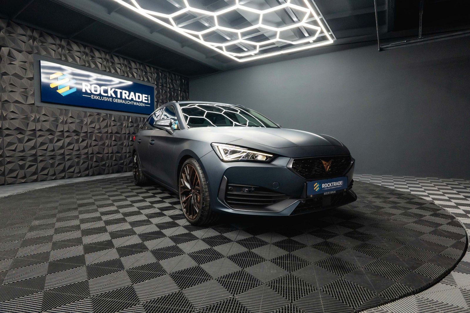 Fahrzeugabbildung CUPRA Leon Sportstourer VZ 4Drive | ACC | LED | DCC