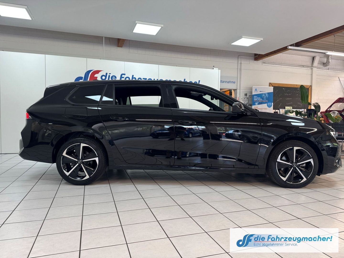 Fahrzeugabbildung Opel Astra L Sports Tourer GS Line Digi Co 360 LED A