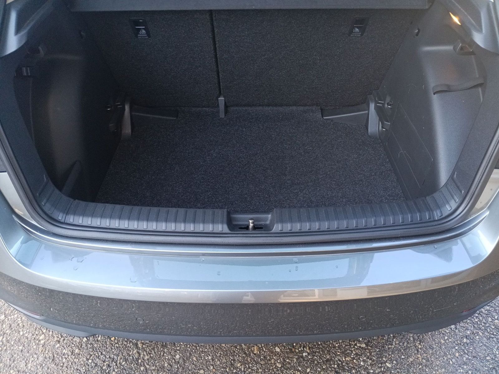 Fahrzeugabbildung SKODA FABIA 1.0 TSI Selection GRA PDC Sitzheiz.