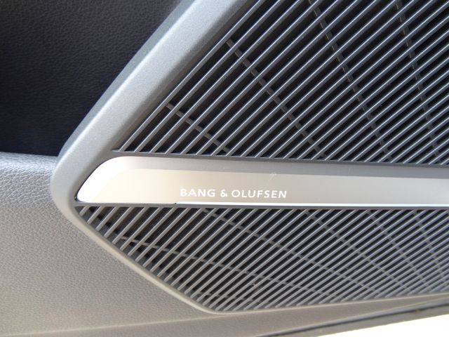 Fahrzeugabbildung Audi SQ5 3.0 TFSI quattro/Pano/StH/Raute/HUD/Kam/AHK/