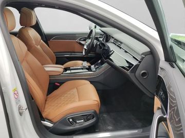 Audi A8 - 4