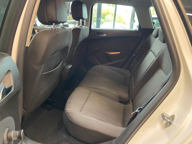 MYAUTOCENTER – Gebraucht- und Jahreswagen mit Werkstattservice in Pfaffenhofen Opel Astra J Sports Tourer Design Edition *PDC*Klima*