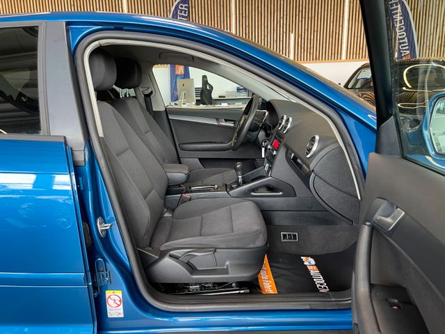 Audi A3 Sportback 1.6 Attraction *TEMPOMAT*SZHZ*KLIMA