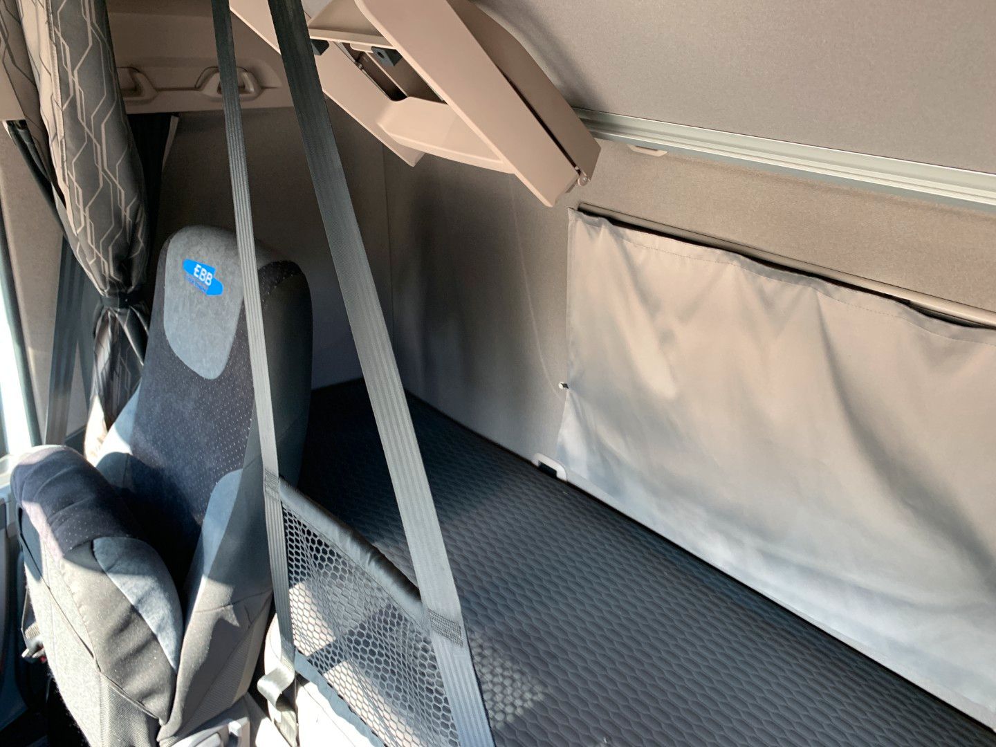 Fahrzeugabbildung DAF FAN XF 480 VDL Abrollkipper