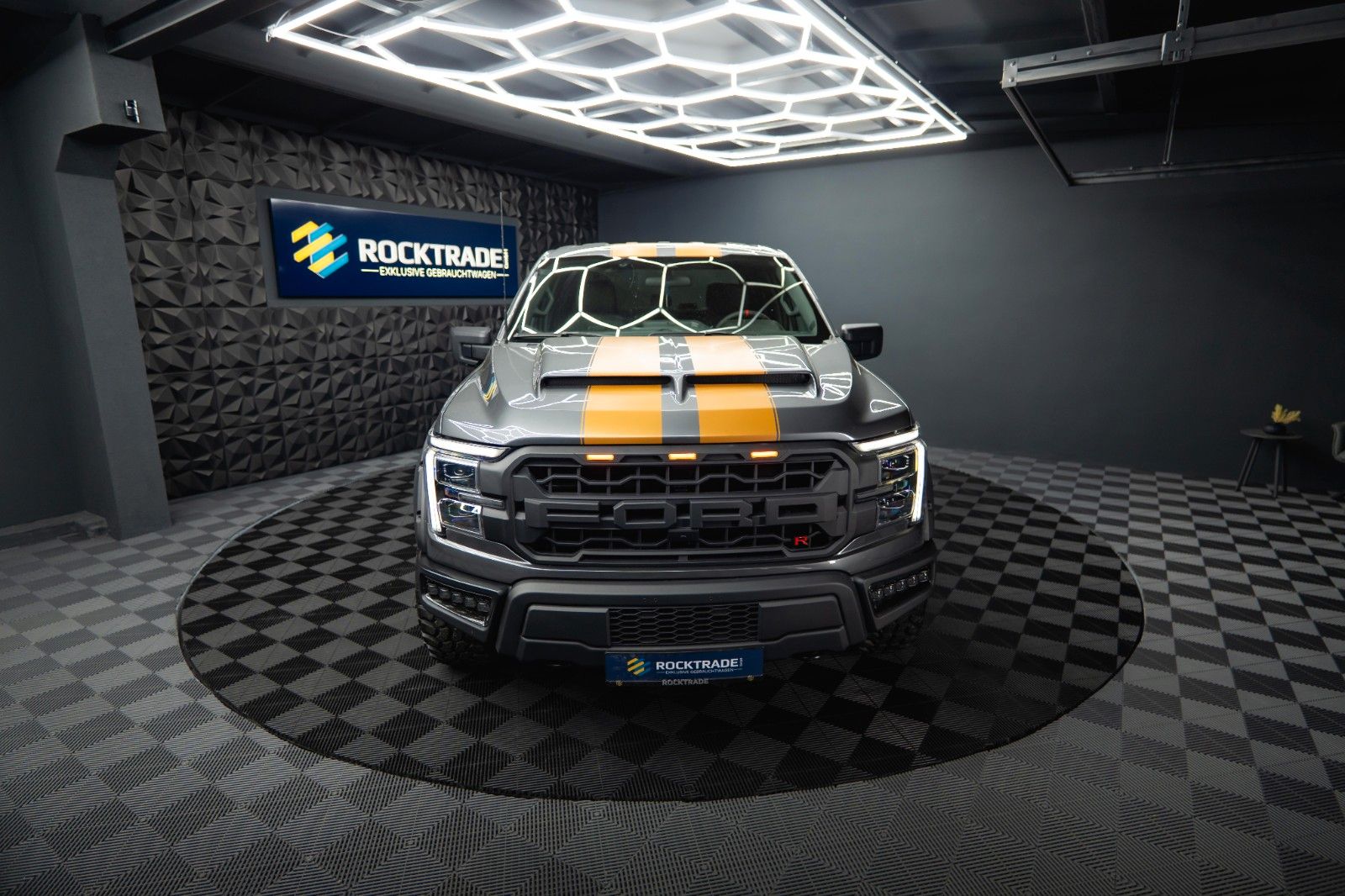 Fahrzeugabbildung Ford F150 5.0L V8 4x4 Offroad SuperCrew RAPTOR 19%