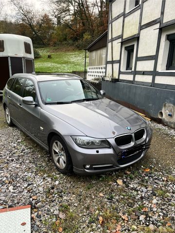 BMW 320d xDrive Touring -