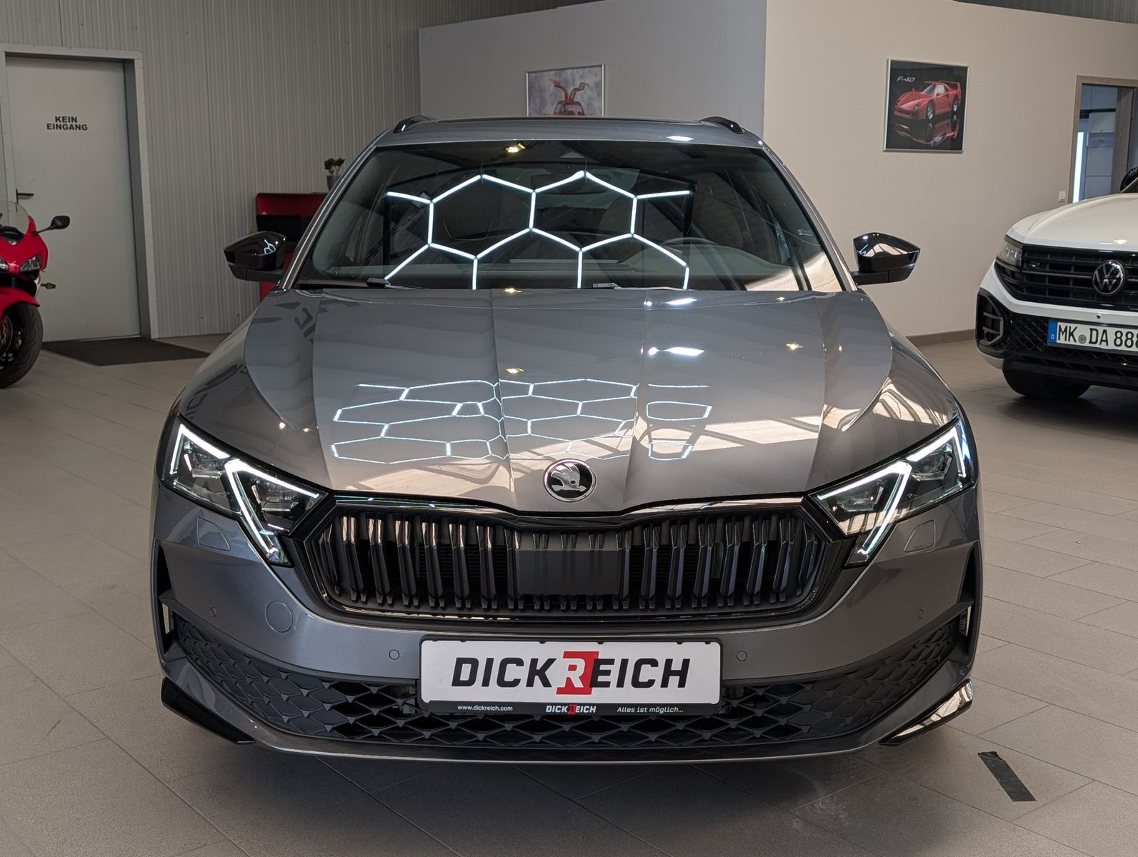 Fahrzeugabbildung SKODA Octavia 1.5 TSI Sportline Pano Matrix AHK 5J-Gar