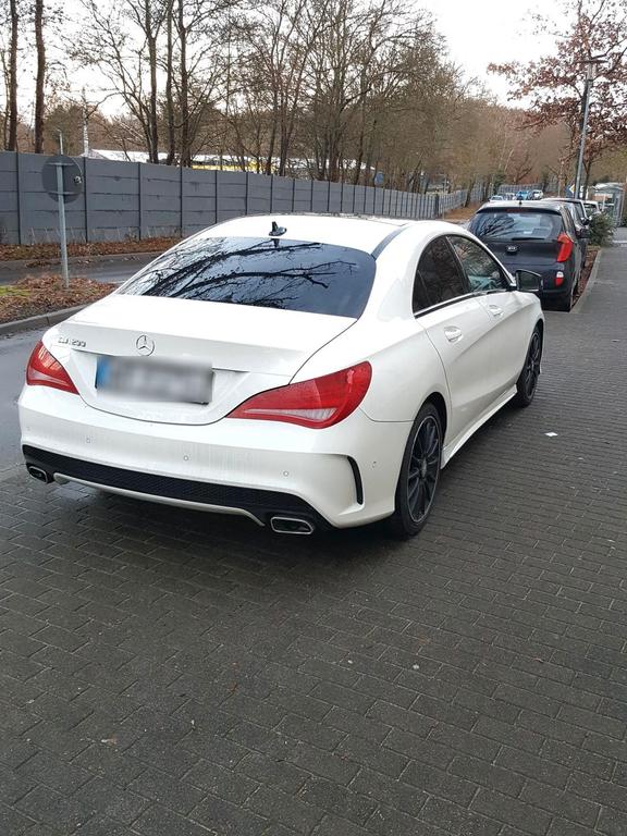 Mercedes-Benz CLA 200