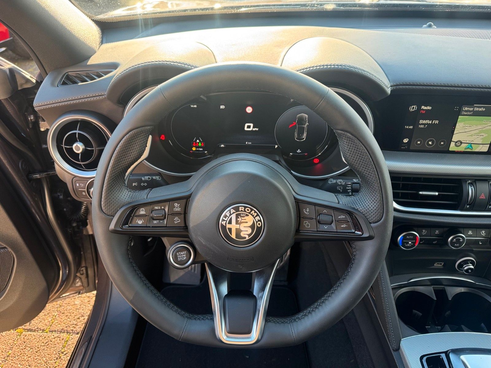 Fahrzeugabbildung Alfa Romeo Stelvio VELOCE 2.0  280PS Q4 NAVI LED LEDER KAME