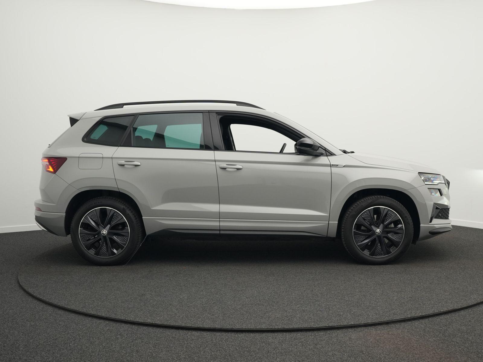 Skoda Karoq Sportline 2.0 TSI 4x4 DSG*AHK*R-KAM*LED*18