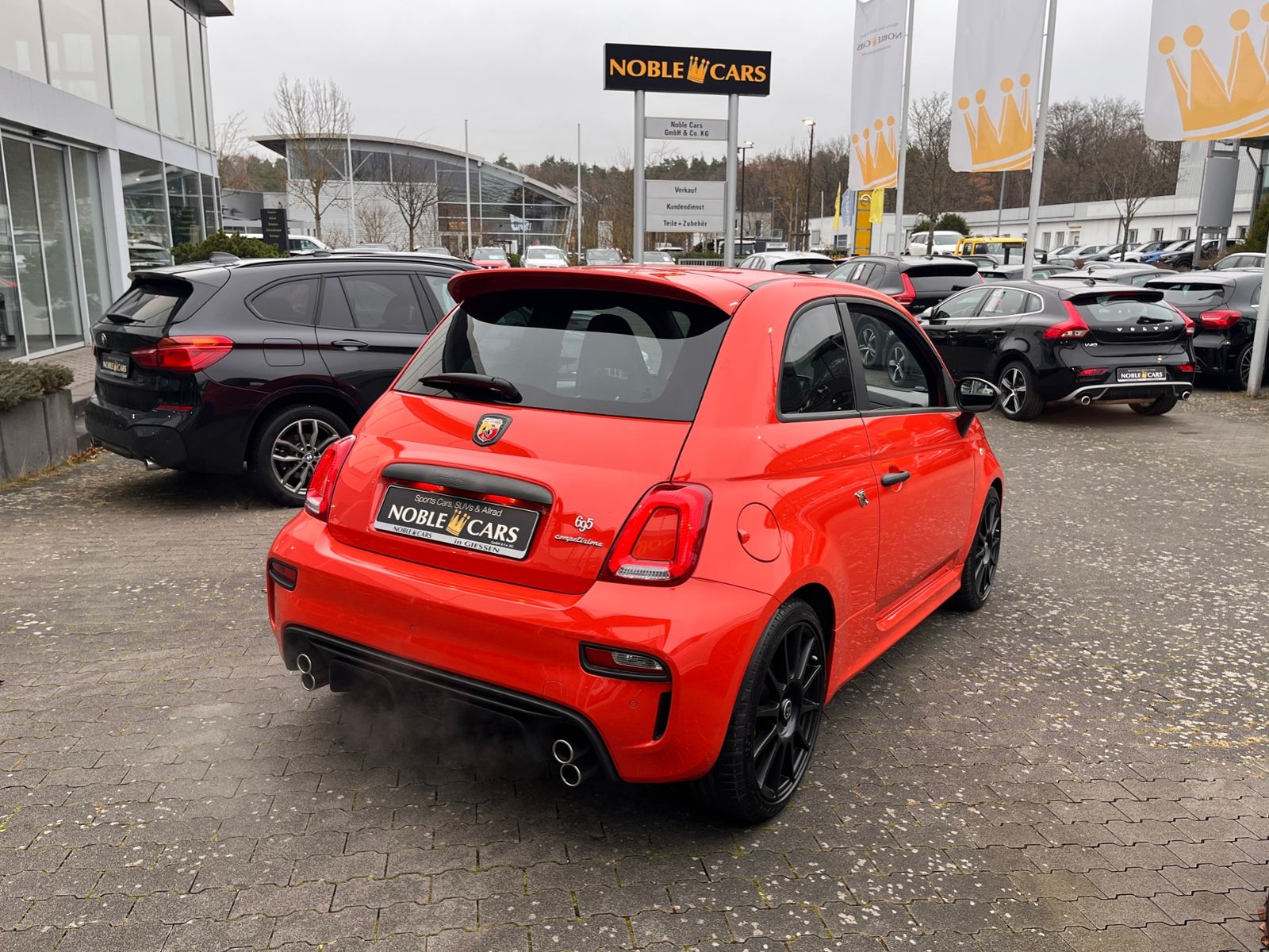 Fahrzeugabbildung Abarth 695 Autom. Beats Navi Carplay PDC