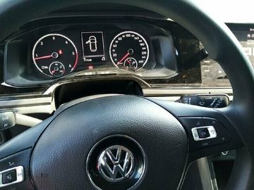 Volkswagen Polo - 8
