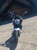 KTM Duke 890 R - KTM 890 DUKE