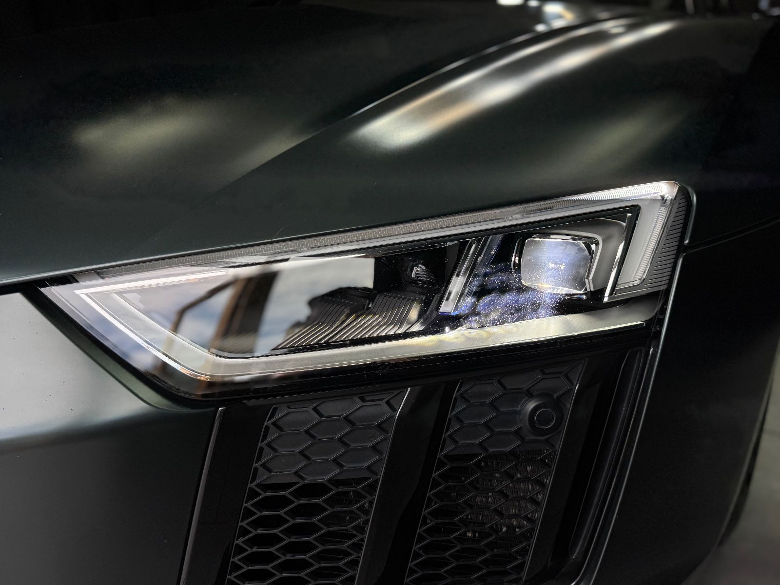 Fahrzeugabbildung Audi R8 Coupe 5.2 FSI V10 plus|CARBON|VOLL