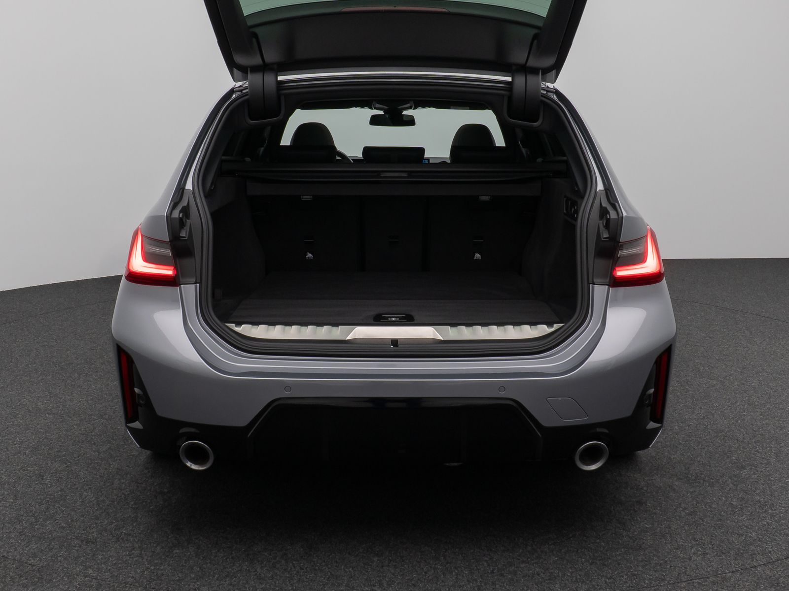 Fahrzeugabbildung BMW 330e M Sport Panorama Kamera HUD DAB HiFi AHK