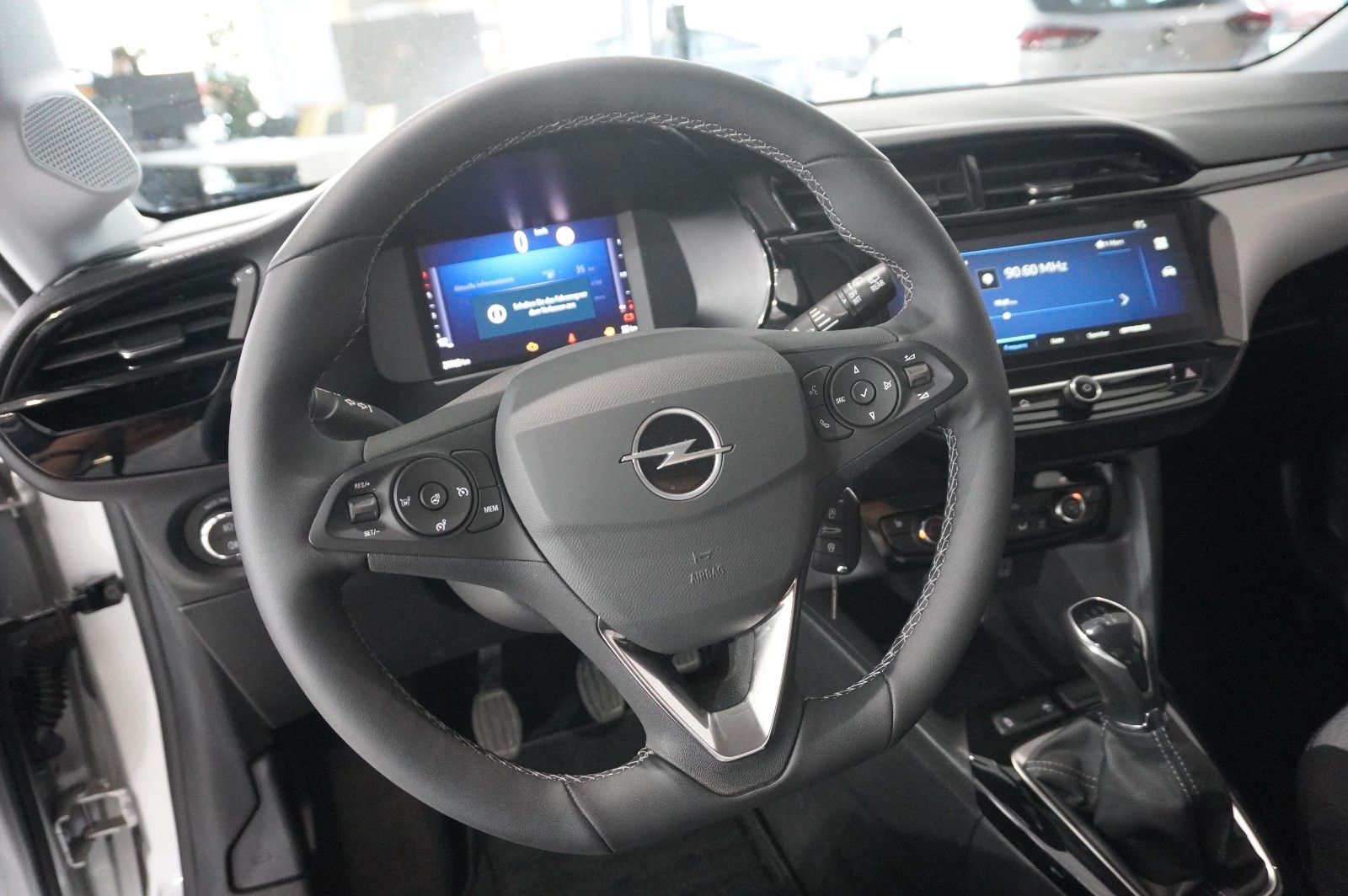 Fahrzeugabbildung Opel Corsa F 1.2 FACELIFT NAVI/LED/KAMERA/VIRTU./DAB+
