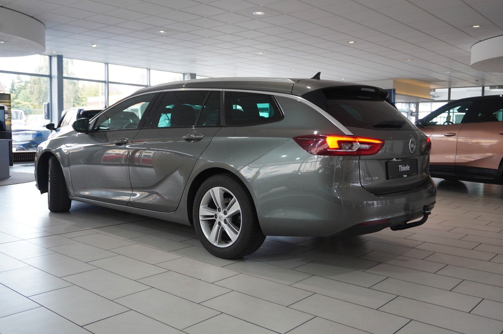 Fahrzeugabbildung Opel Insignia B ST 1.6D INNOV. NAVI/LED/KAMERA/SH/AHK