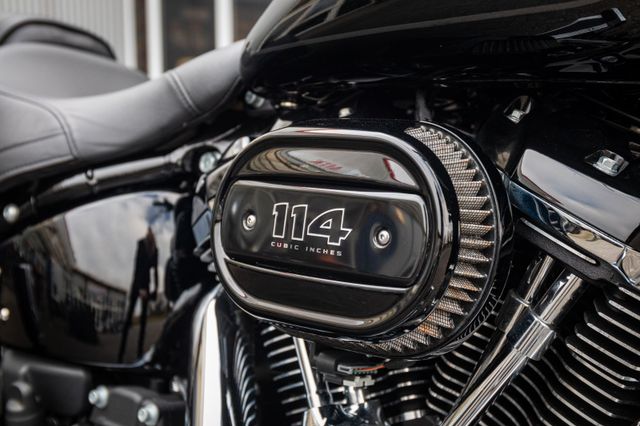 Fahrzeugabbildung Harley-Davidson Softail Heritage 114 FLHCS - DEFIANCE KOLLEKTION