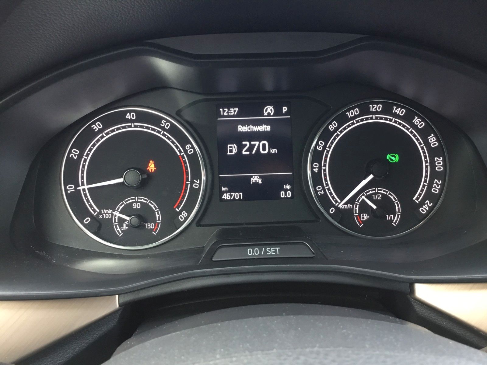 Fahrzeugabbildung SKODA Kamiq 1.0 TSI DSG Style+AHK+LED+el.Heckklappe