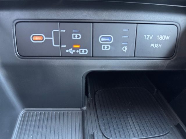 Fahrzeugabbildung Hyundai Tucson Select DCT Navi Digitales Cockpit LED ACC