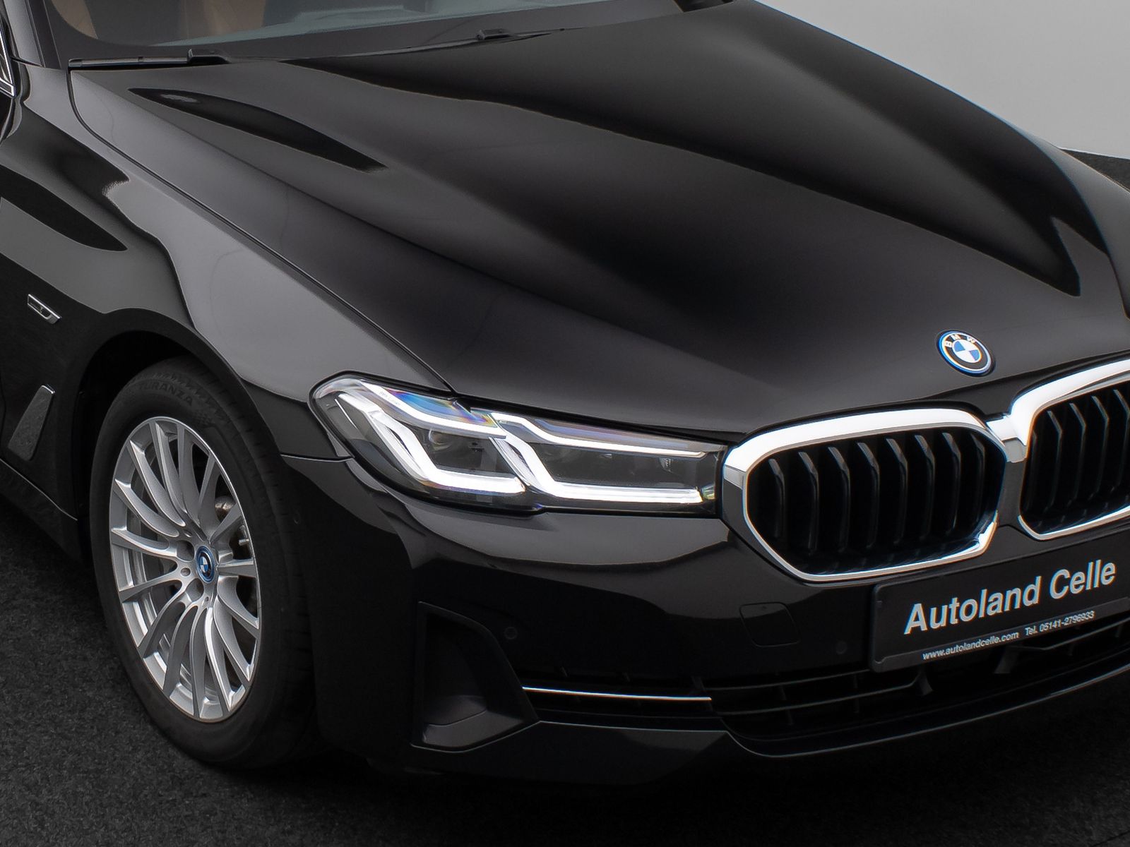 Fahrzeugabbildung BMW 530e xD Laser Kamera HUD DAB HiFi 4xKlima AHK