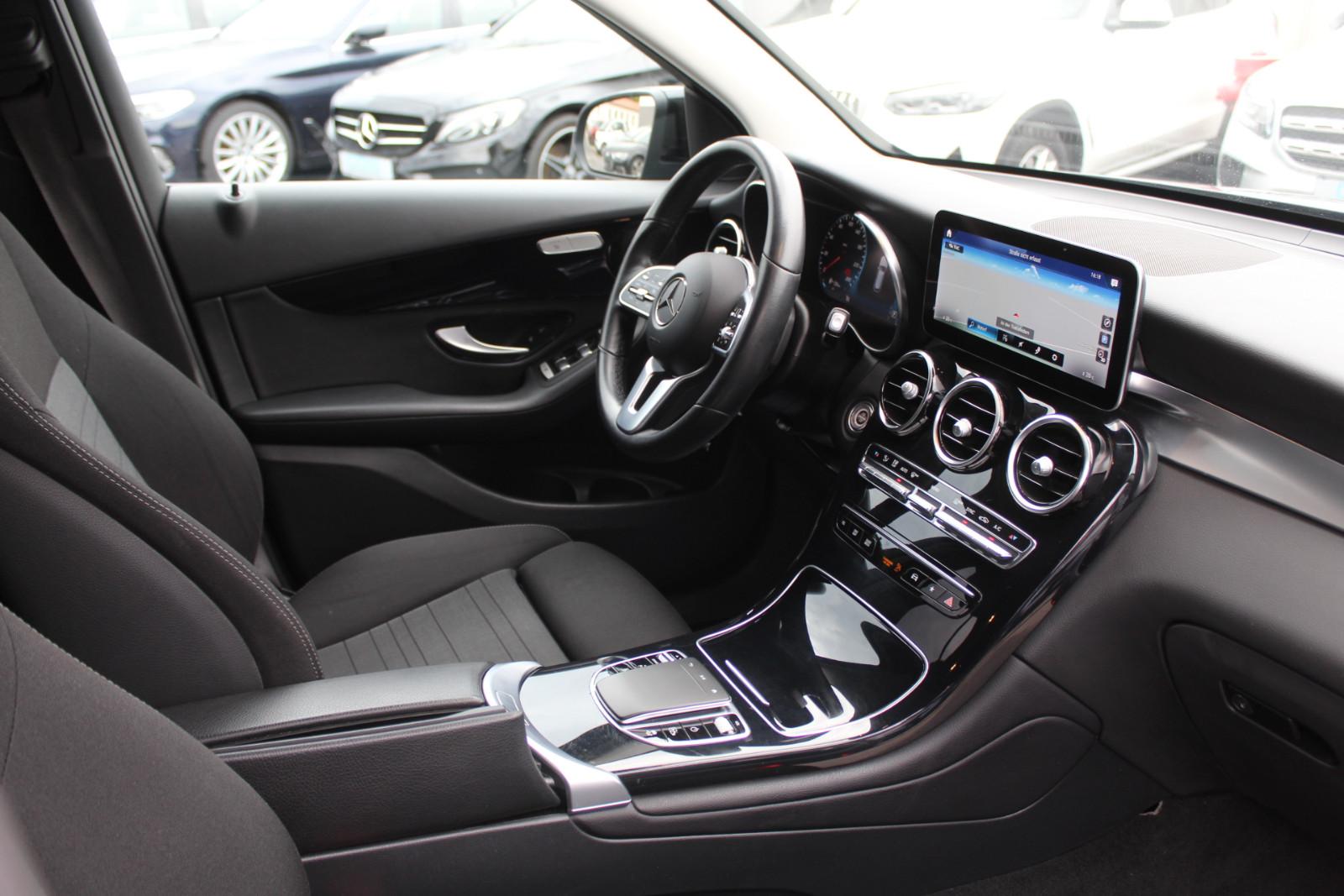 Mercedes-Benz GLC 220d 4Matic+Night PAKET+AHK+Kamera+Sportsitz