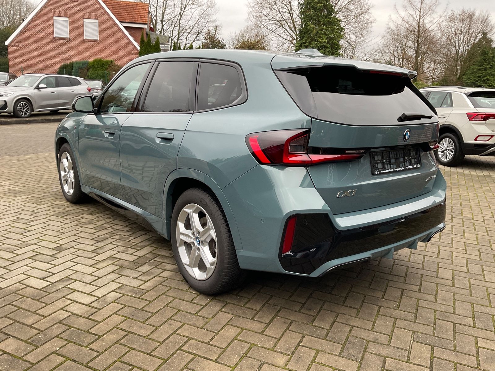 Fahrzeugabbildung BMW iX1 30 xDrive M Sport,HeadUp,Navi,Kamera