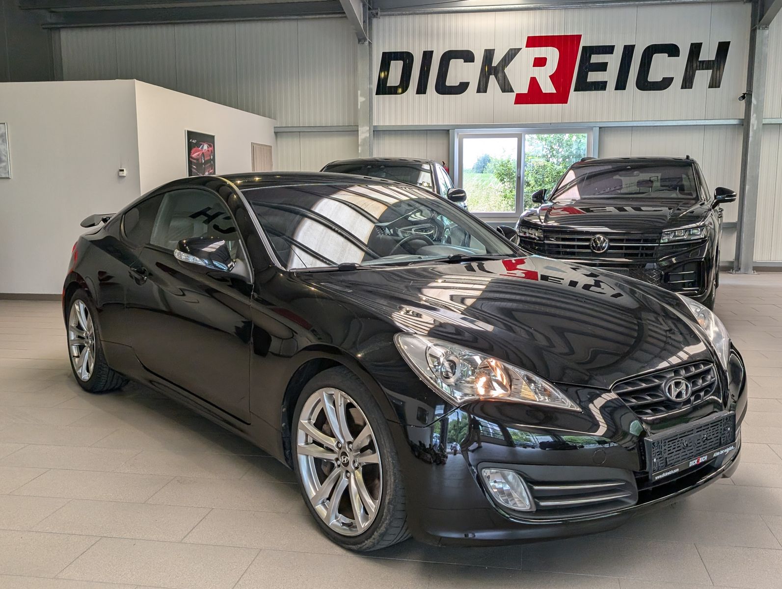 Fahrzeugabbildung Hyundai Genesis Coupe 3.8 V6 Automatik SHz PDC Smart-Key