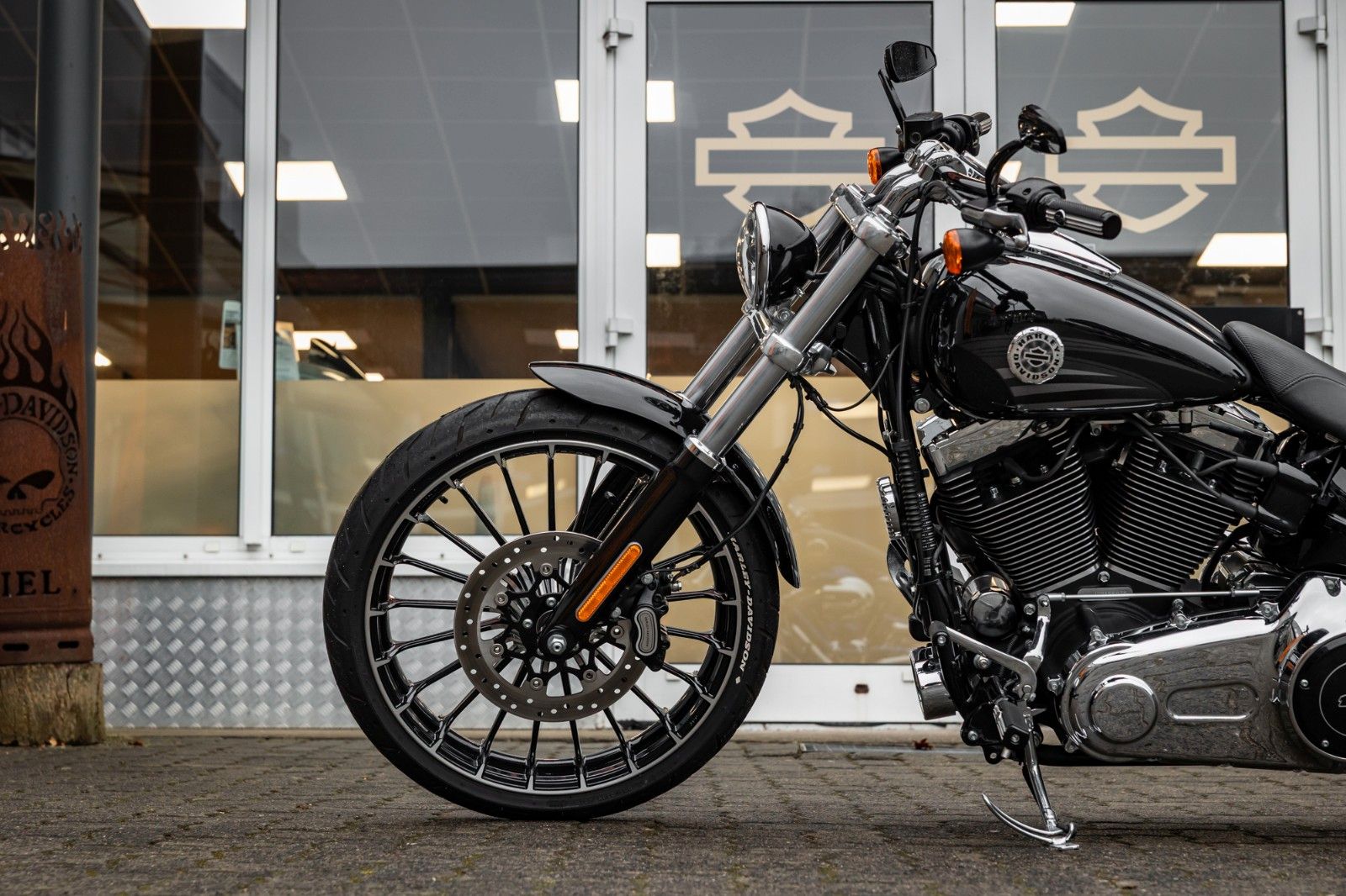 Fahrzeugabbildung Harley-Davidson FXSB Breakout 103 - Jekill & Hyde