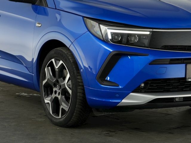 Grandland ULTIMATE PHEV 4X4 AT+LED MATRIX+NAVI+3